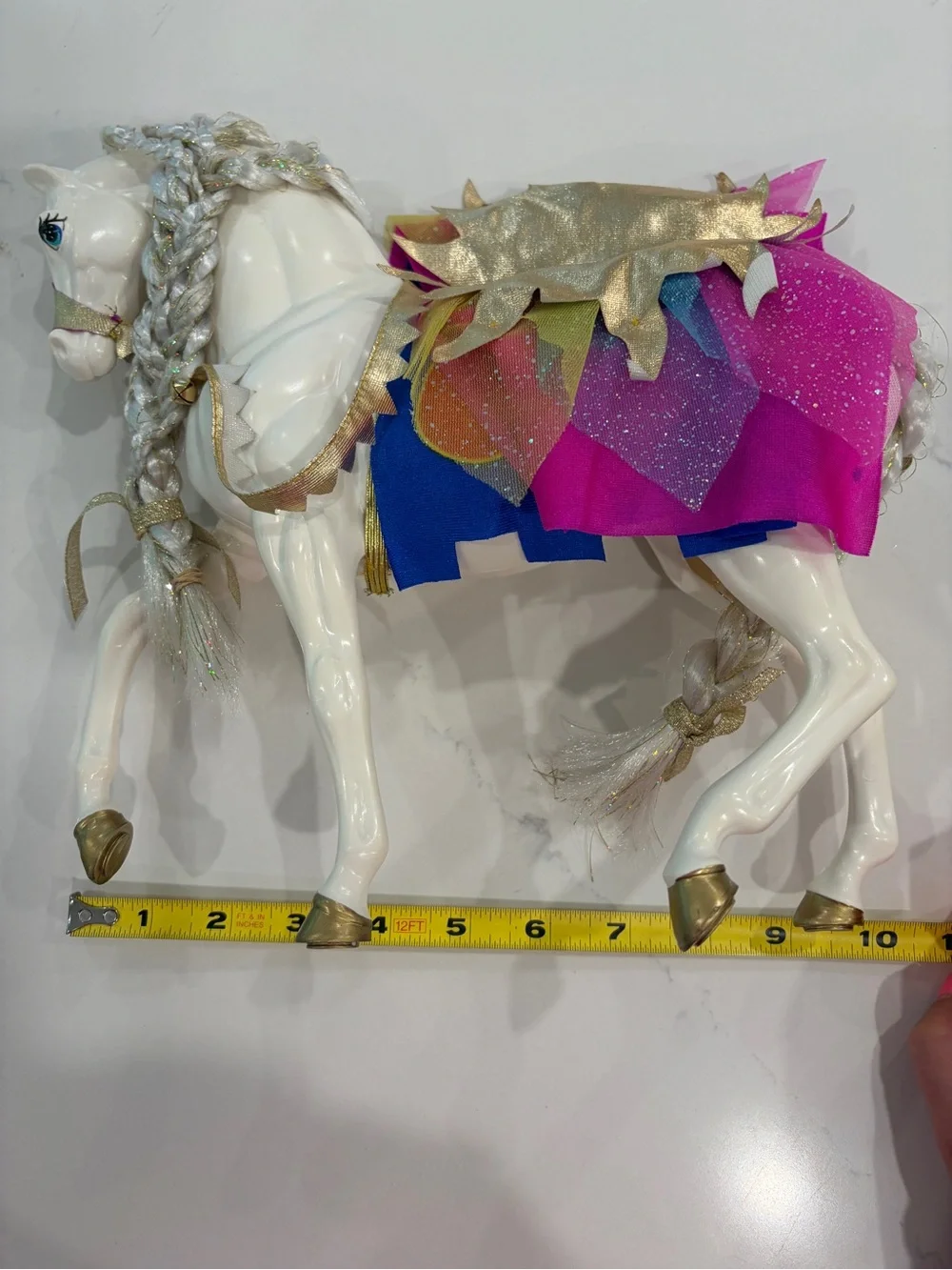 Mattel Barbie White Horse Hunchback of Notre Dame, reversible saddle